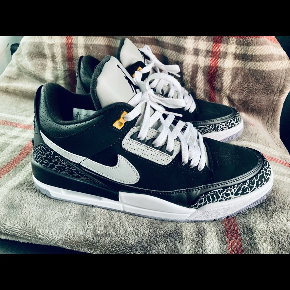 Nike Jordan flight 3s in perfect condition